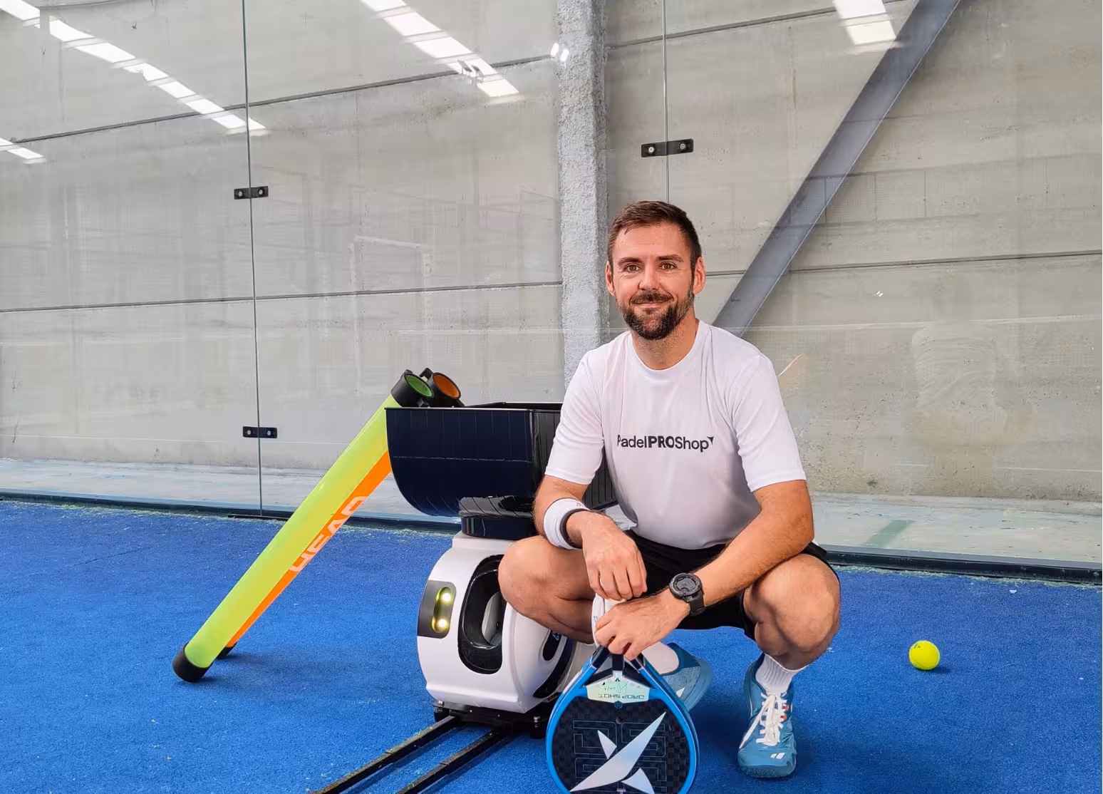 Clases de pádel en Valencia con Manu Carrilero y máquina lanzapelotas